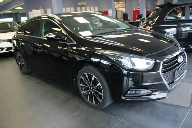Hyundai i40 Kombi 2.0 Automatik - AHK -