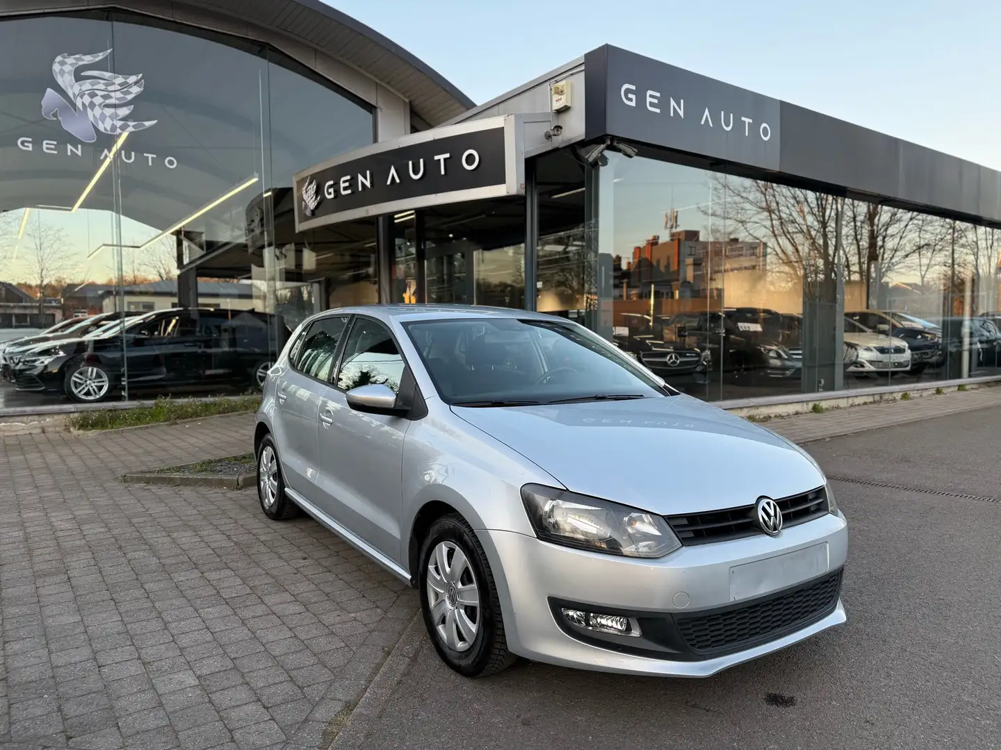 Volkswagen Polo 1.4i Highline Euro5 PDC Airco Grigio - 1