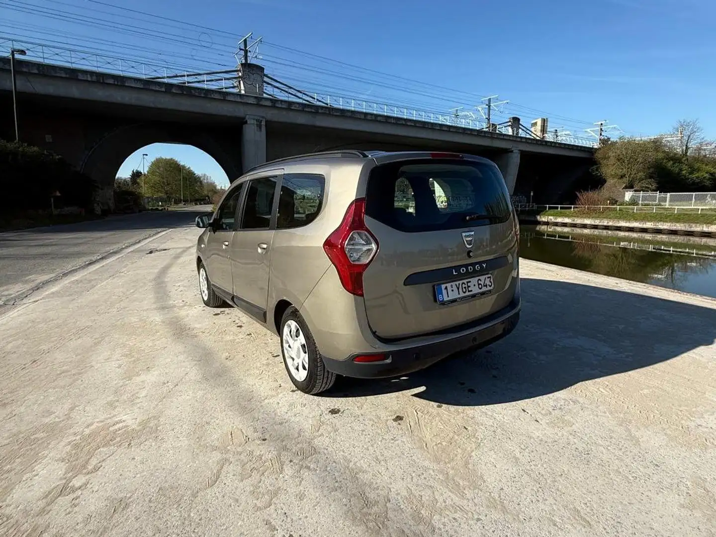 Dacia Lodgy Lodgy 1.2 TCe Embleme 7pl. Beige - 1