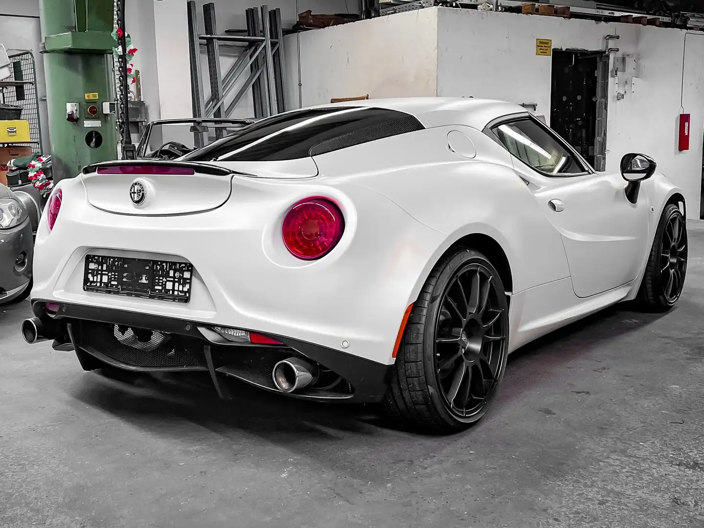 Alfa Romeo 4C Coupe 1750 tbi 240cv  *Launch Edition No. 19/500 Bílá - 2