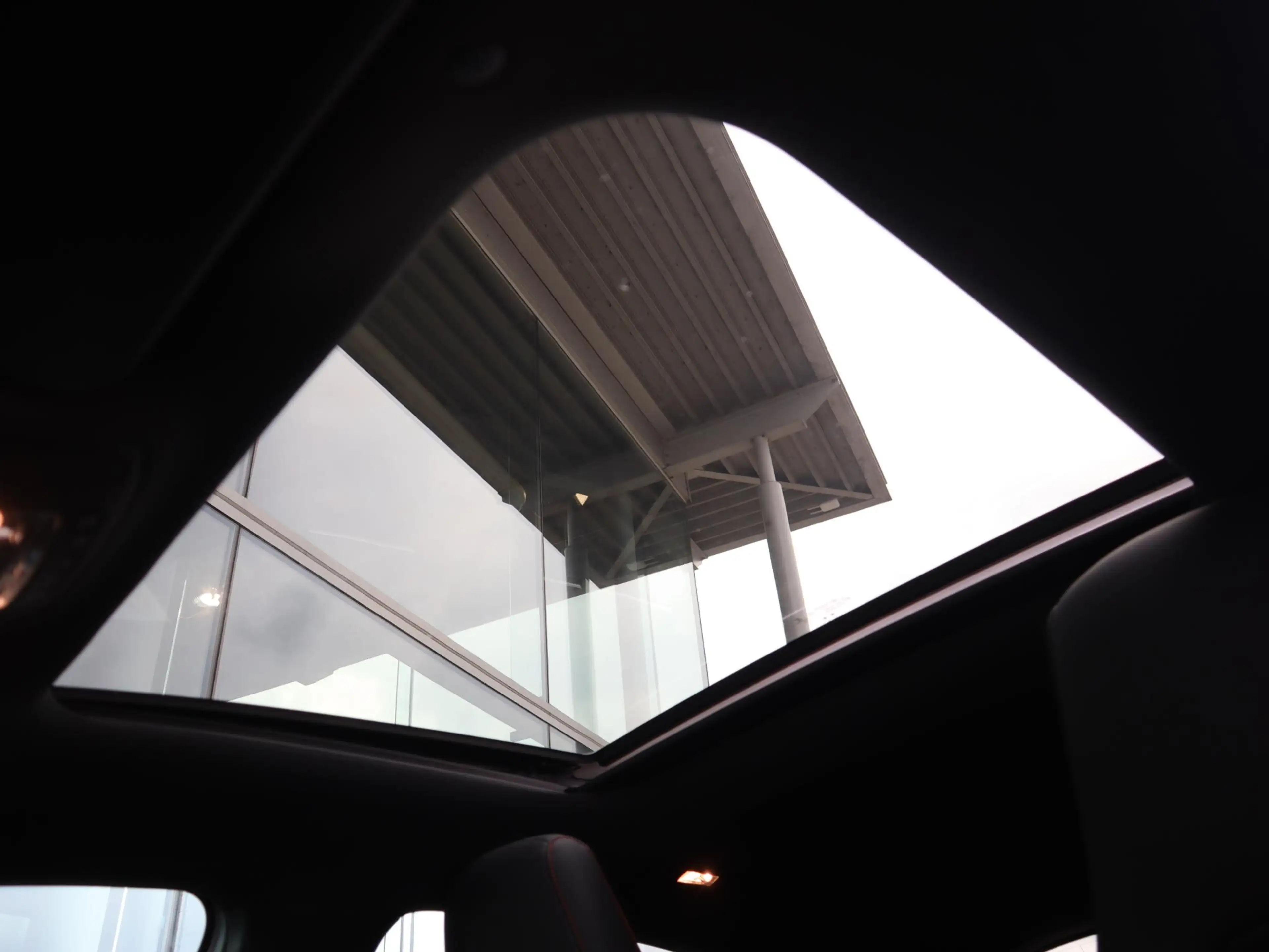Mercedes-Benz A 250 e Business Solution AMG Limited — photo 8
