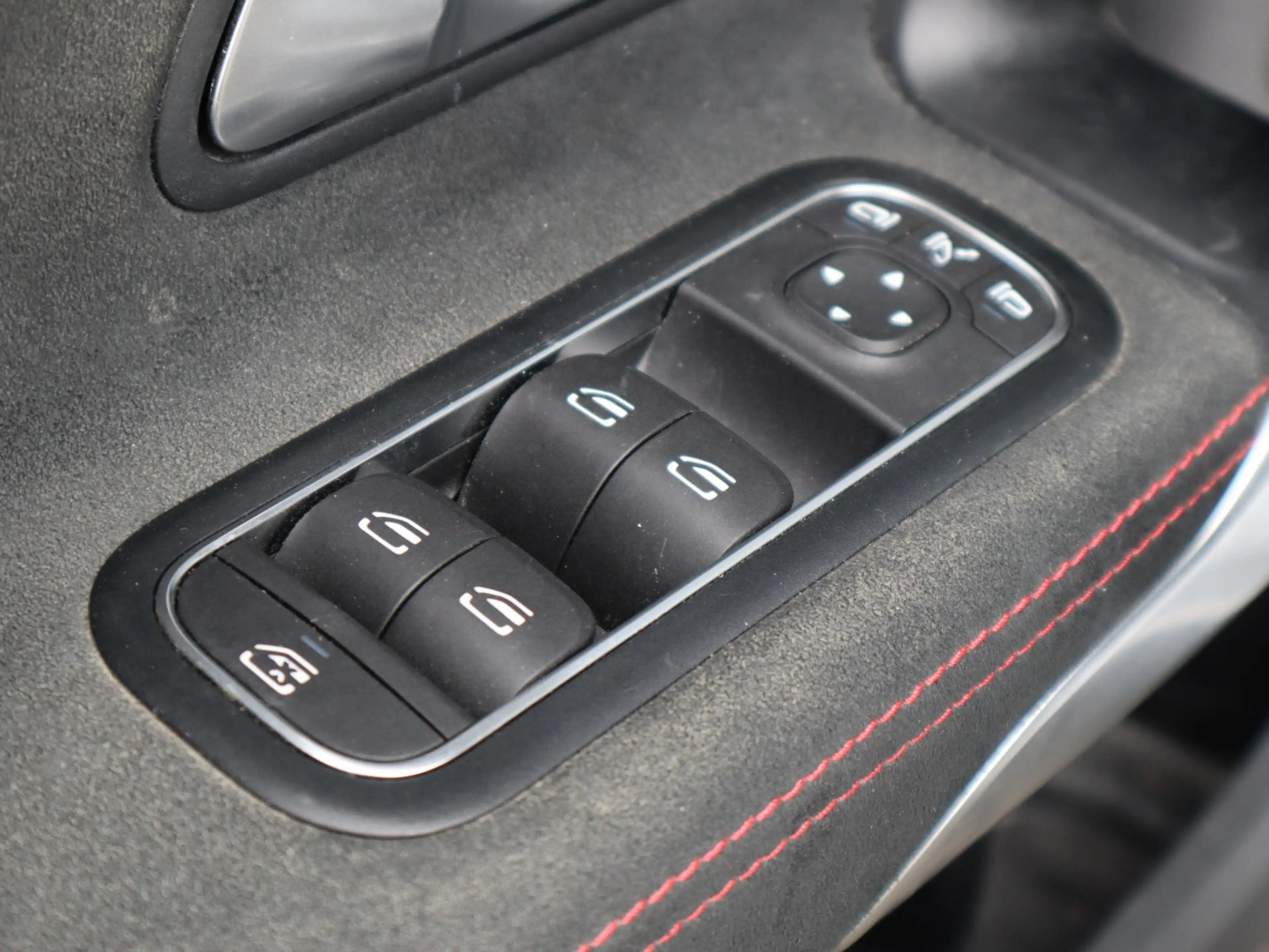 Mercedes-Benz A 250 e Business Solution AMG Limited — photo 13