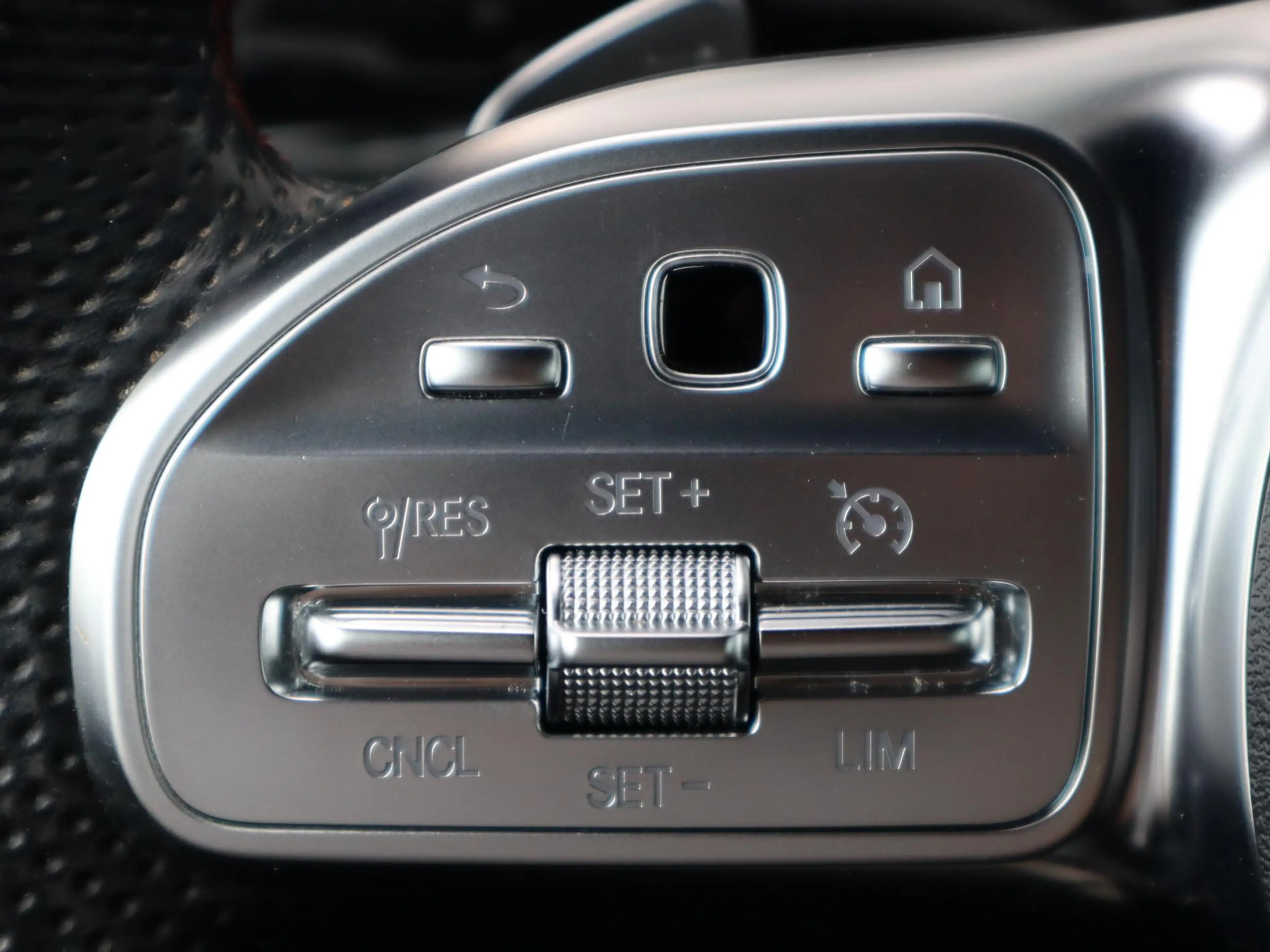 Mercedes-Benz A 250 e Business Solution AMG Limited — photo 15