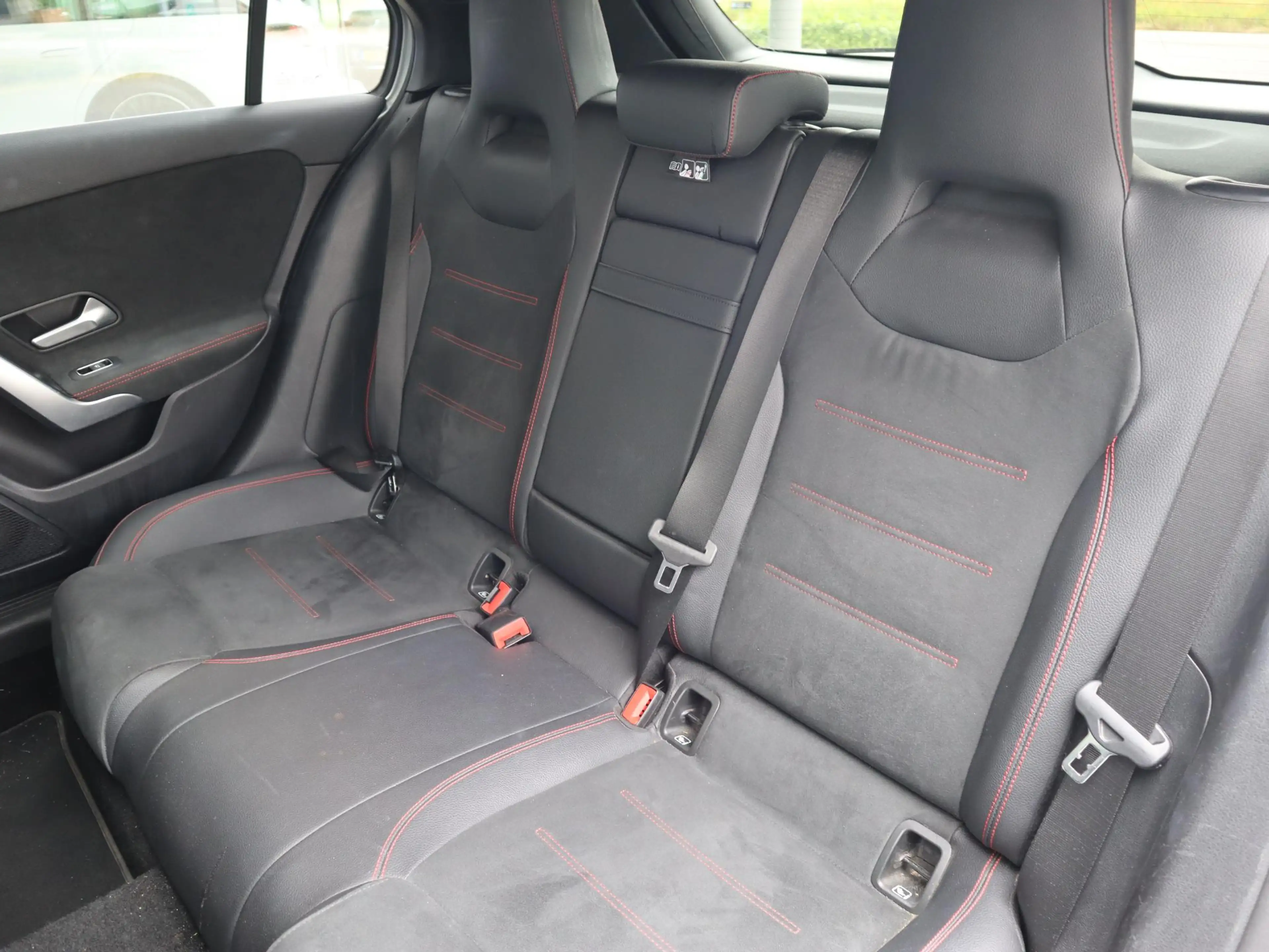 Mercedes-Benz A 250 e Business Solution AMG Limited — photo 9