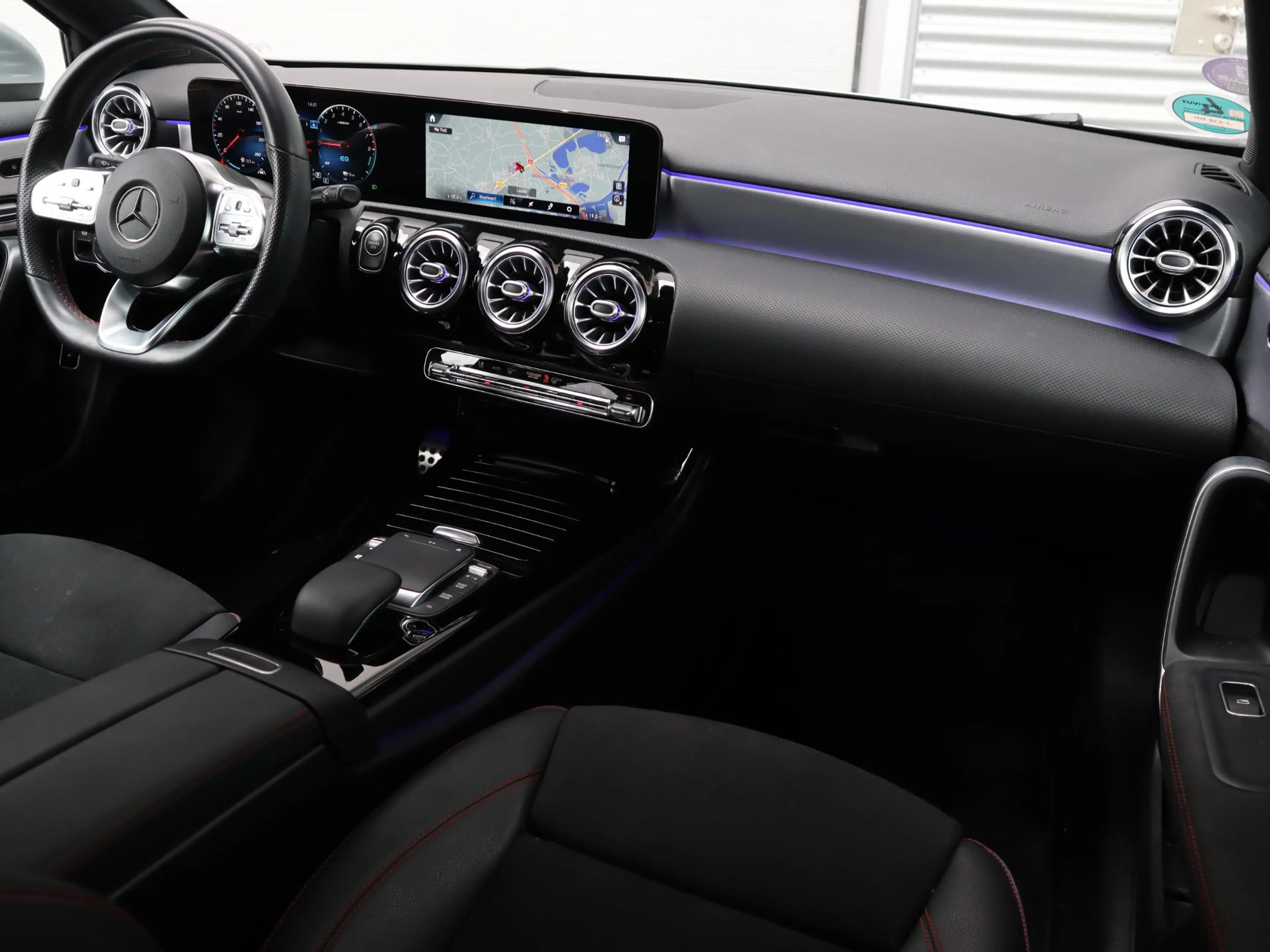 Mercedes-Benz A 250 e Business Solution AMG Limited — photo 3