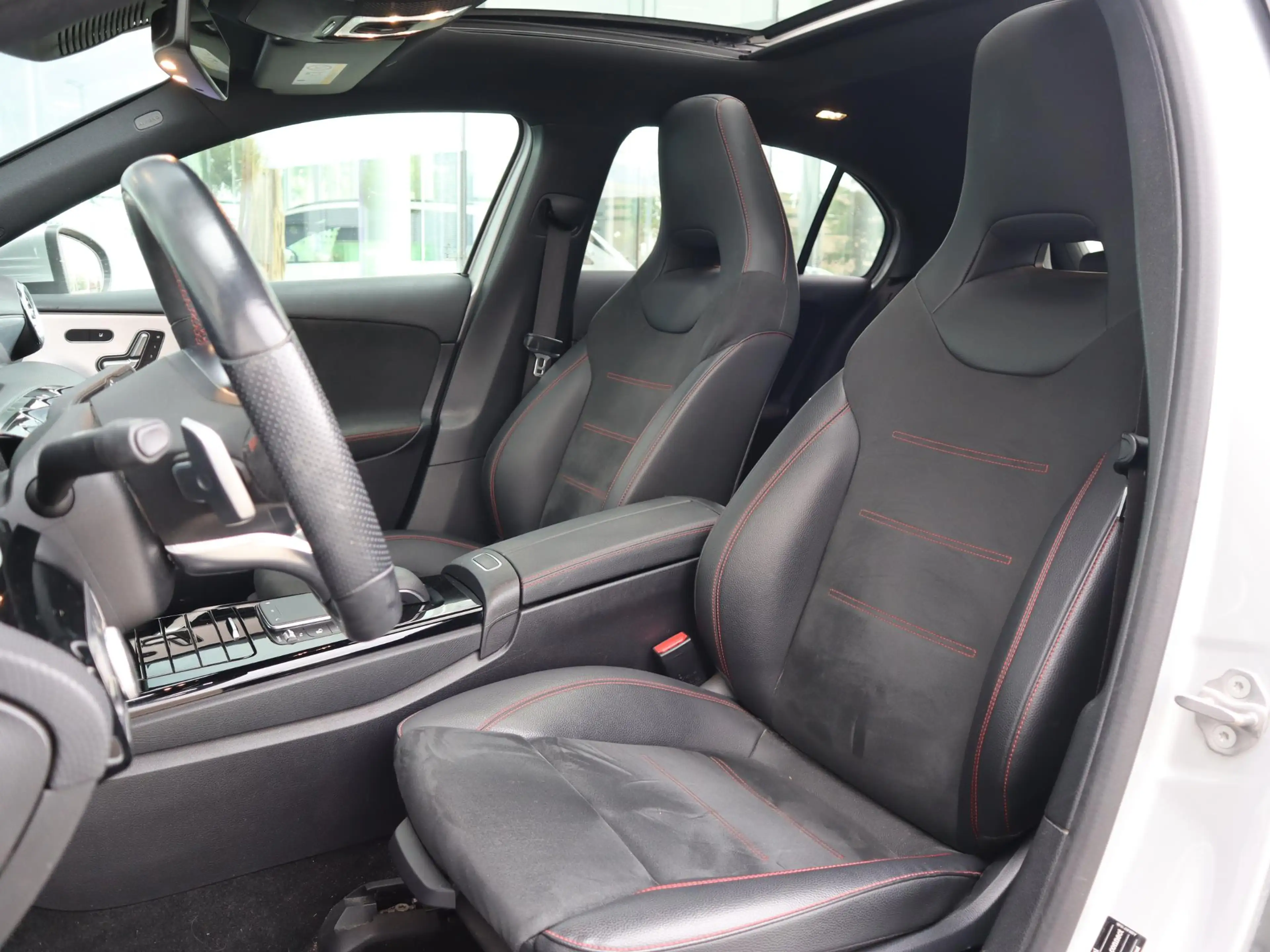 Mercedes-Benz A 250 e Business Solution AMG Limited — photo 10