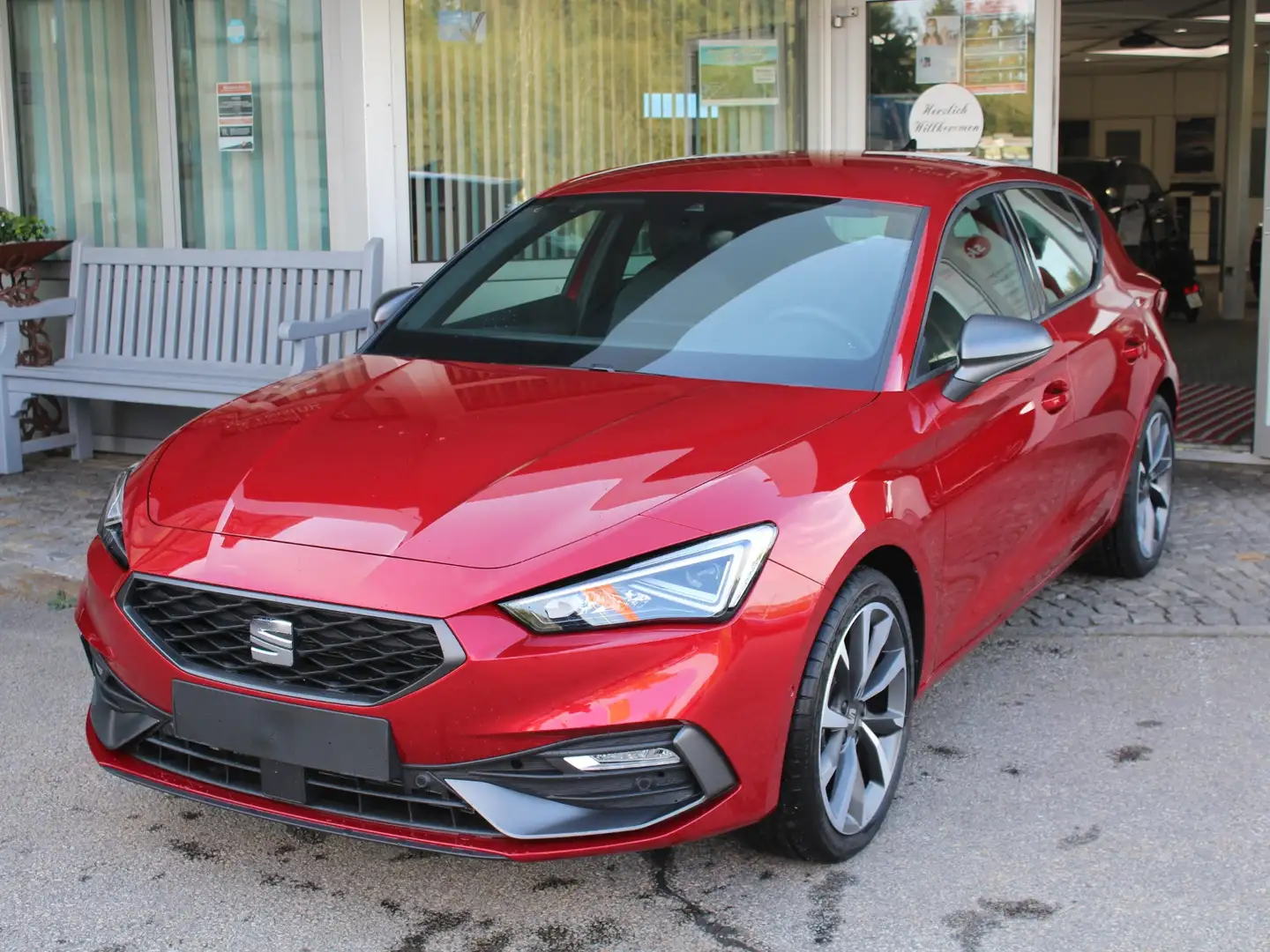SEAT Leon FR 1.5 eTSI DSG KLIMA LED NAVI ALU Rot - 1