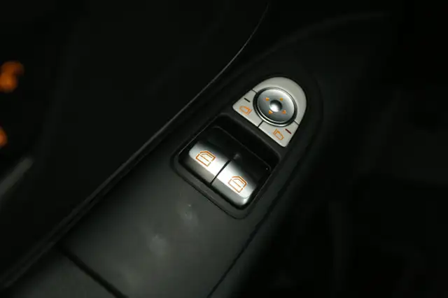 Mercedes-Benz Vito view 21