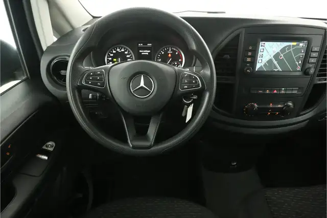 Mercedes-Benz Vito view 2