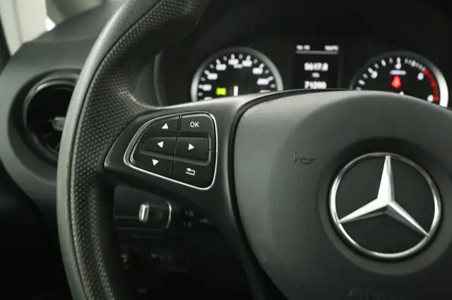 Mercedes-Benz Vito view 14