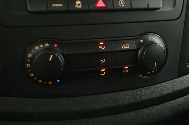 Mercedes-Benz Vito view 17