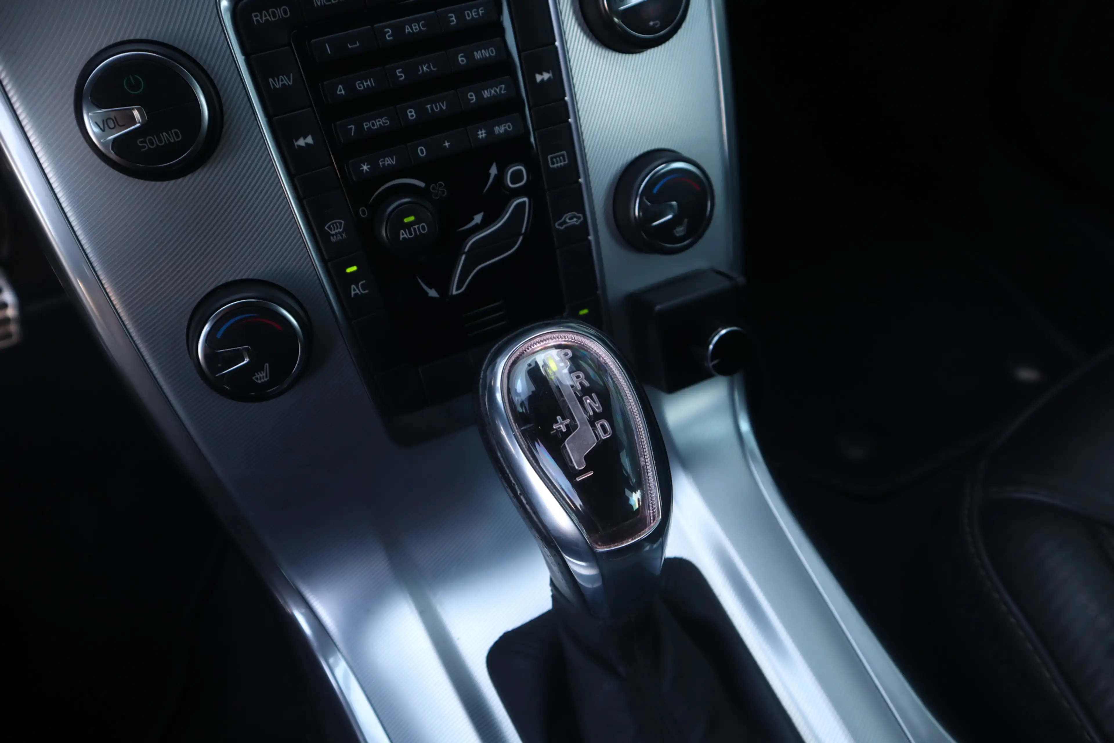 Volvo V70 1.6 T4 R-Edition | CarPlay | Stoelverwarming | Lee — photo 20