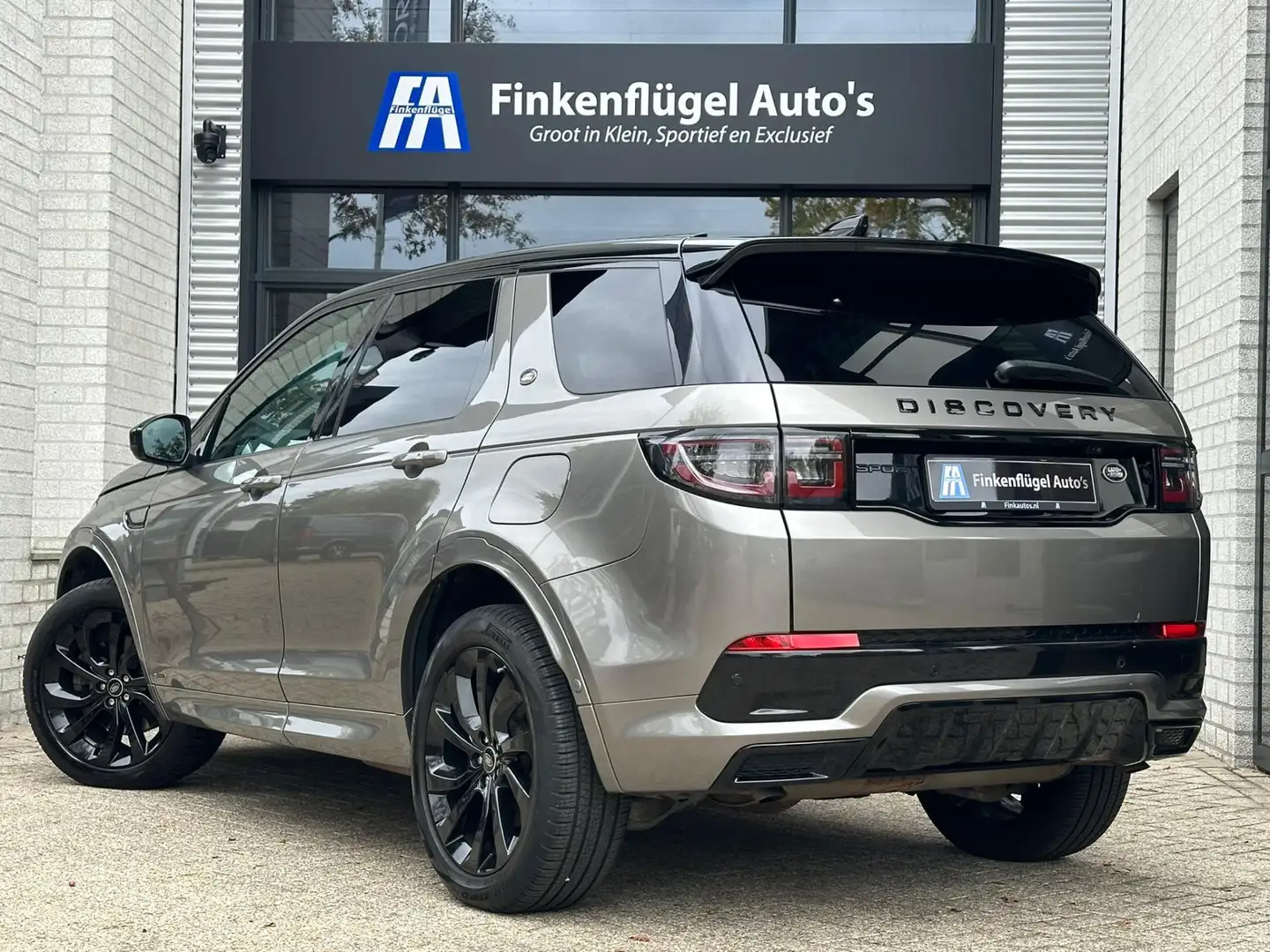 Land Rover Discovery Sport P300e 1.5 SE R-Dynamic|Meridian |Trekhaak |Memory Grijs - 2