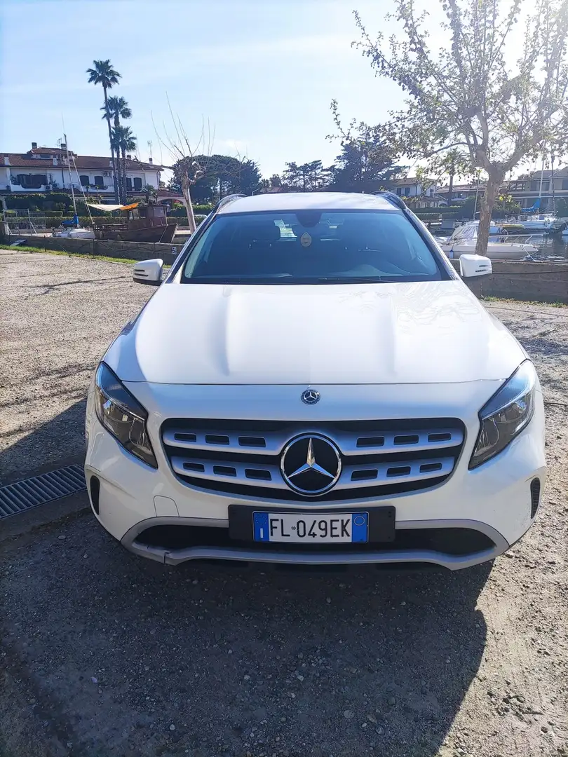 Mercedes-Benz GLA 180 d (cdi) Executive Bianco - 1