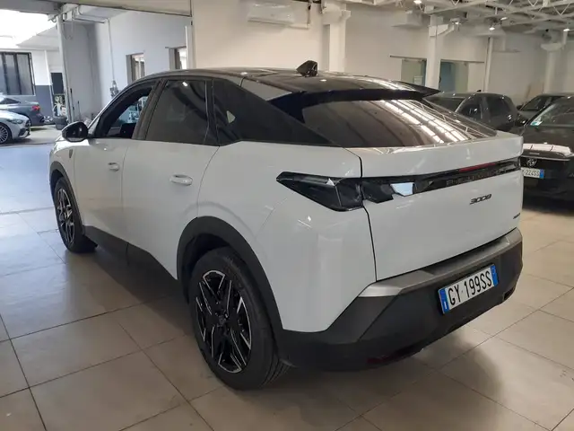 Peugeot 3008 view 5