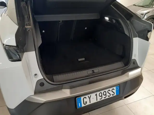 Peugeot 3008 view 6