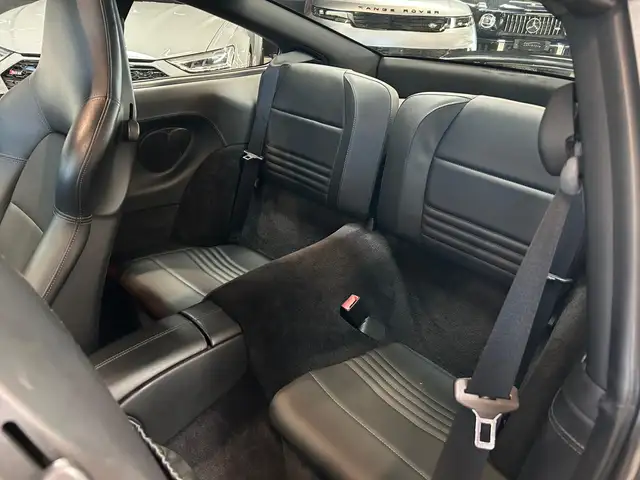 Porsche 911 view 11