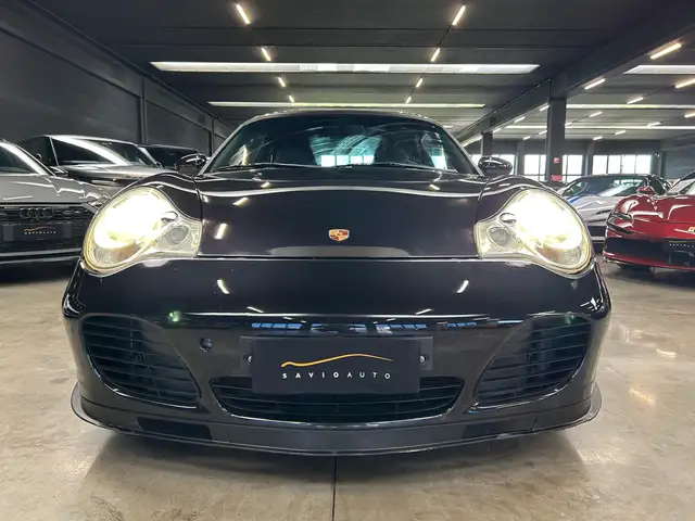 Porsche 911 view 4