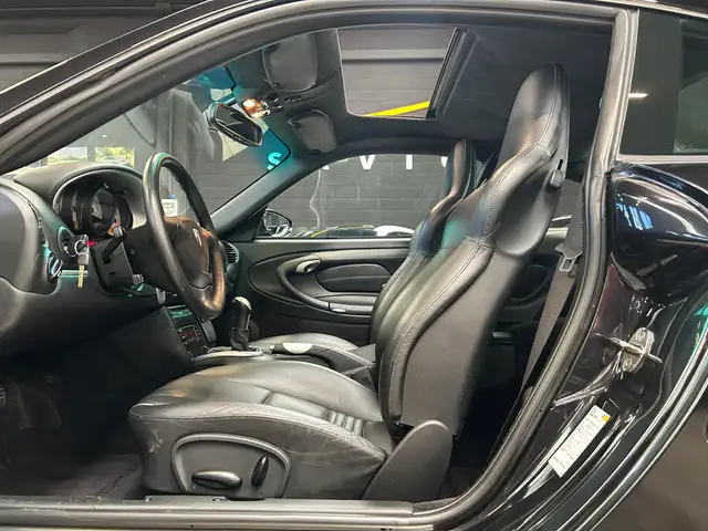 Porsche 911 view 14