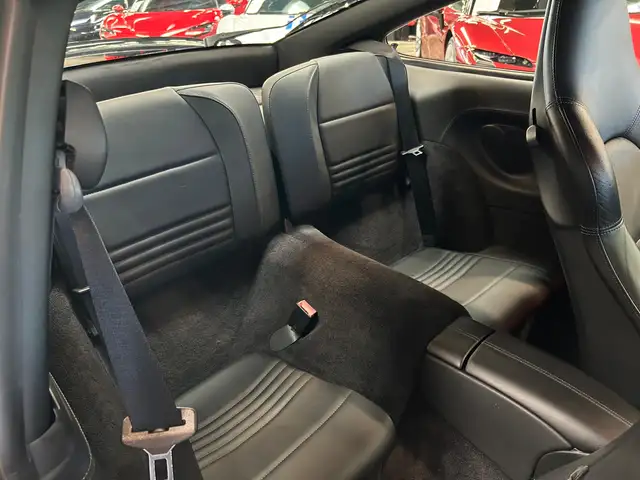 Porsche 911 view 13