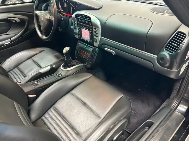 Porsche 911 view 12