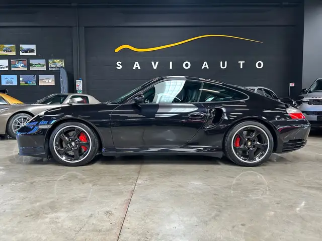 Porsche 911 view 5