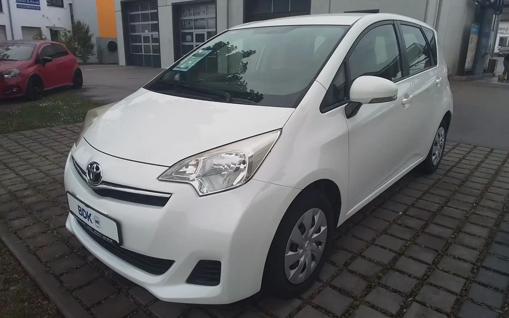 Toyota Verso-S Alb - 2