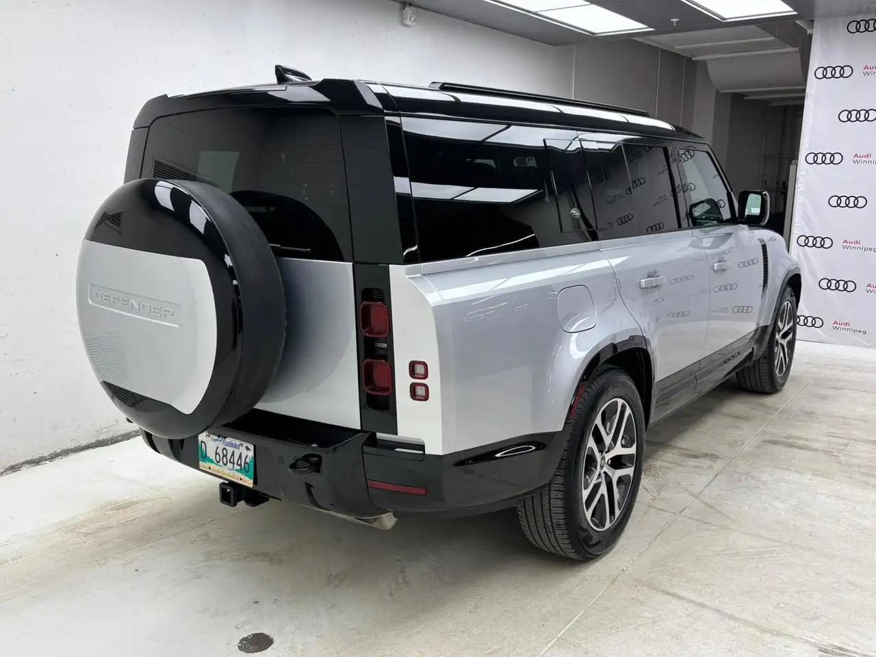 Land Rover Defender photo Land Rover Defender