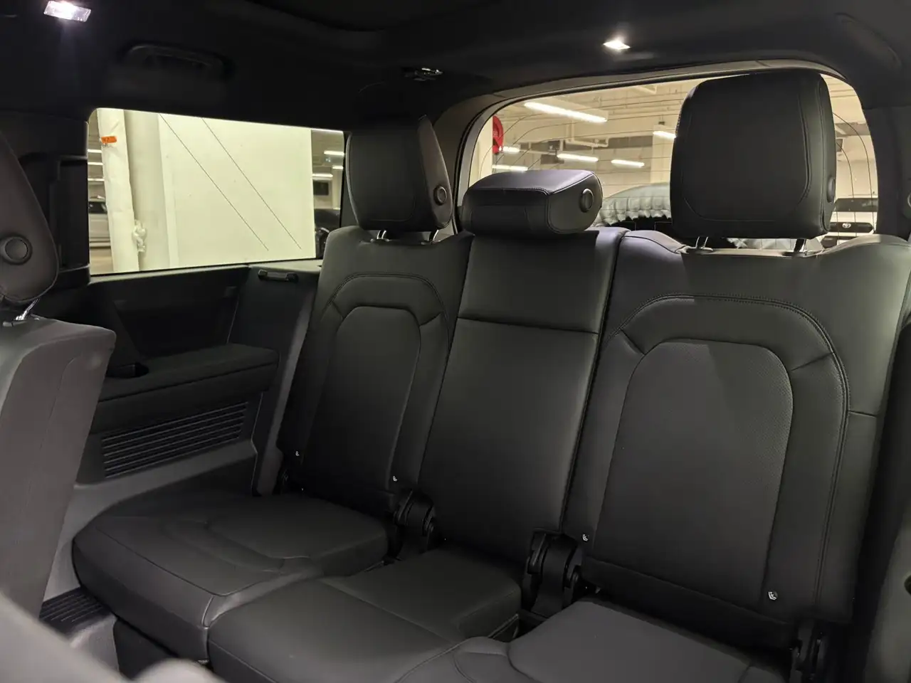 Land Rover Defender photo Land Rover Defender