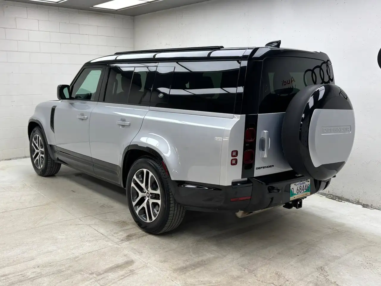 Land Rover Defender photo Land Rover Defender