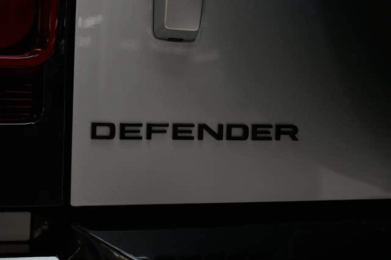 Land Rover Defender снимка Land Rover Defender