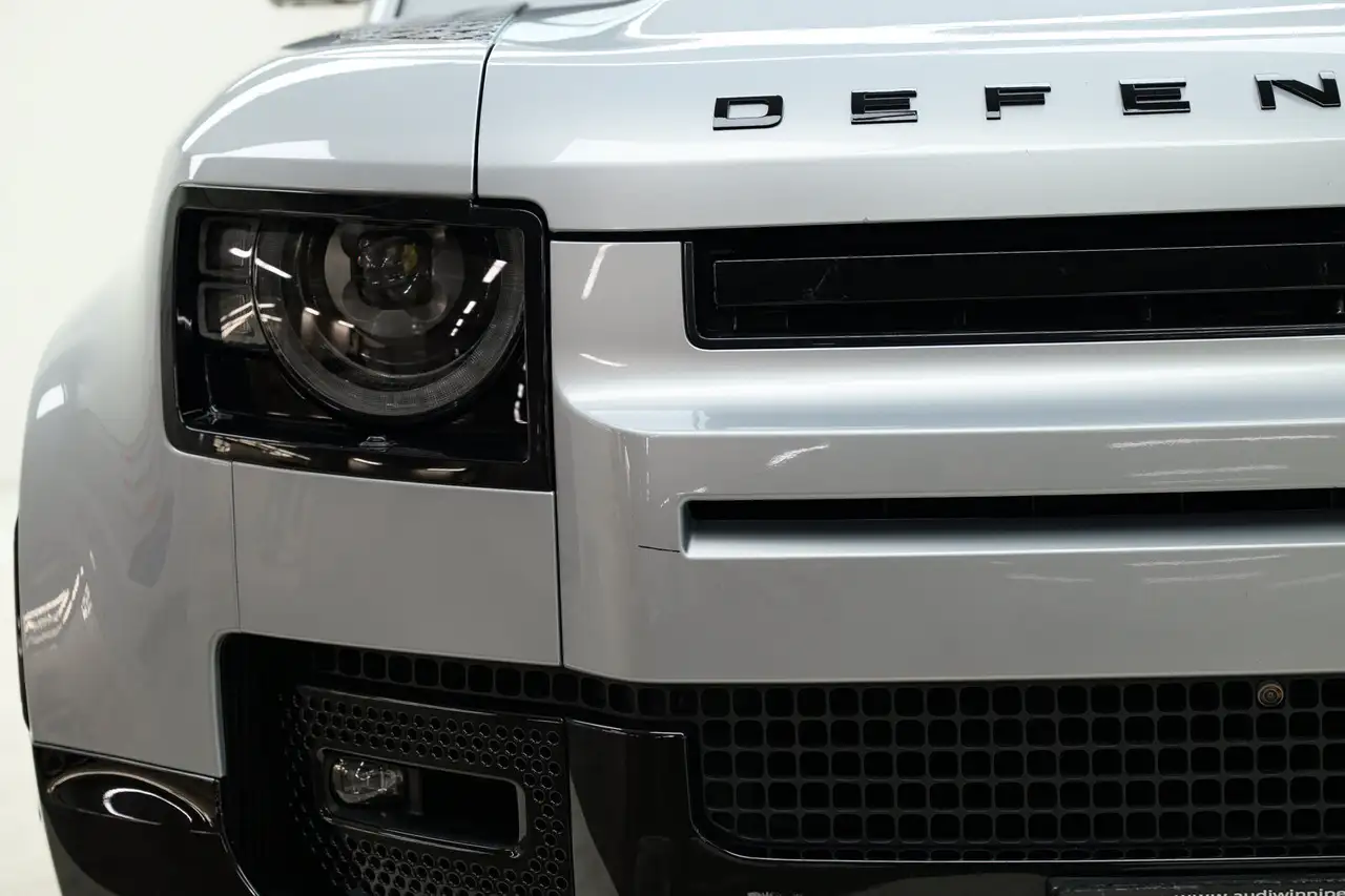 Land Rover Defender снимка Land Rover Defender