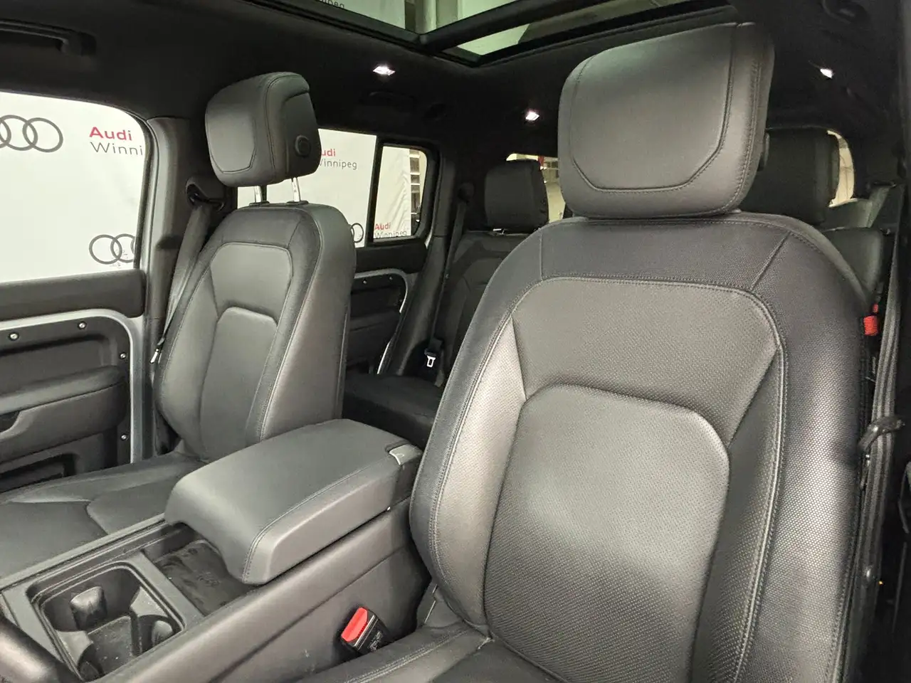 Land Rover Defender photo Land Rover Defender