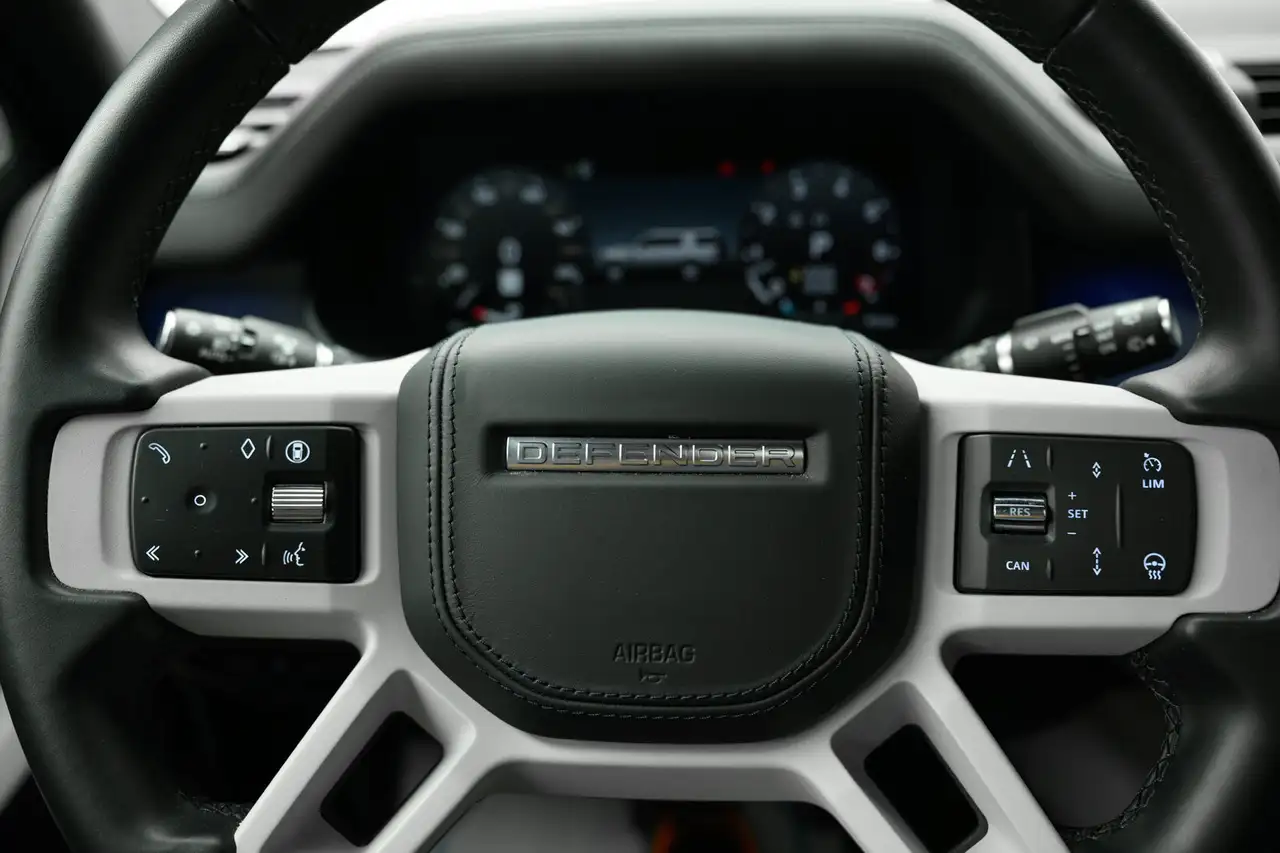 Land Rover Defender снимка Land Rover Defender