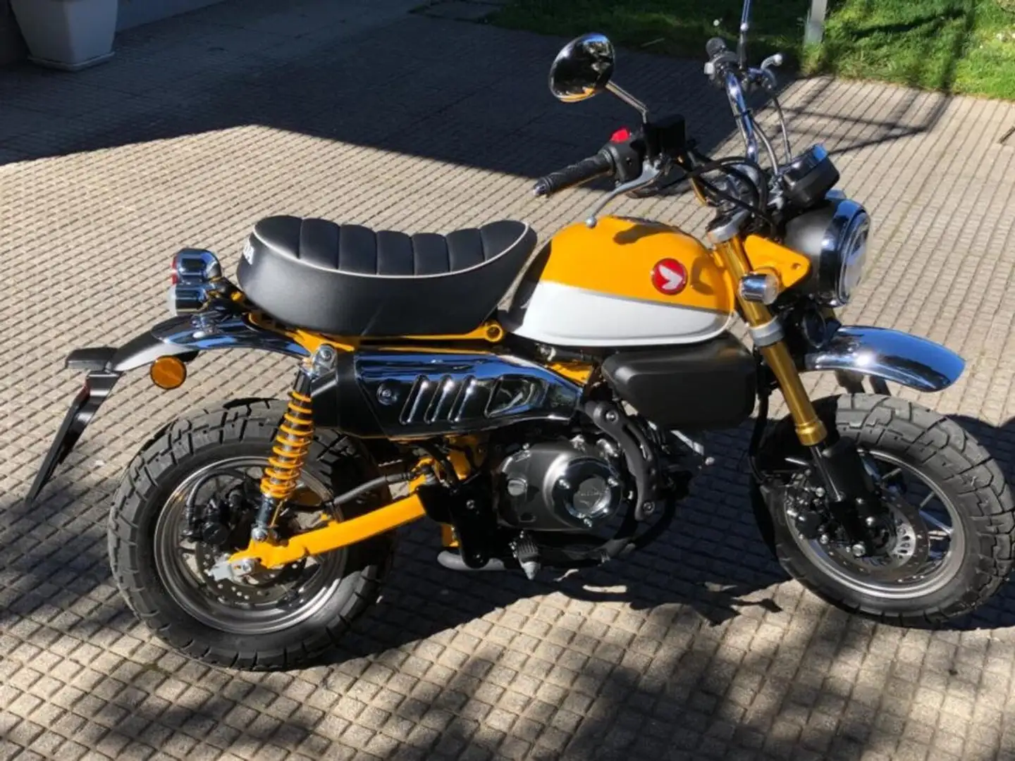 Honda Monkey 125 Jaune - 1