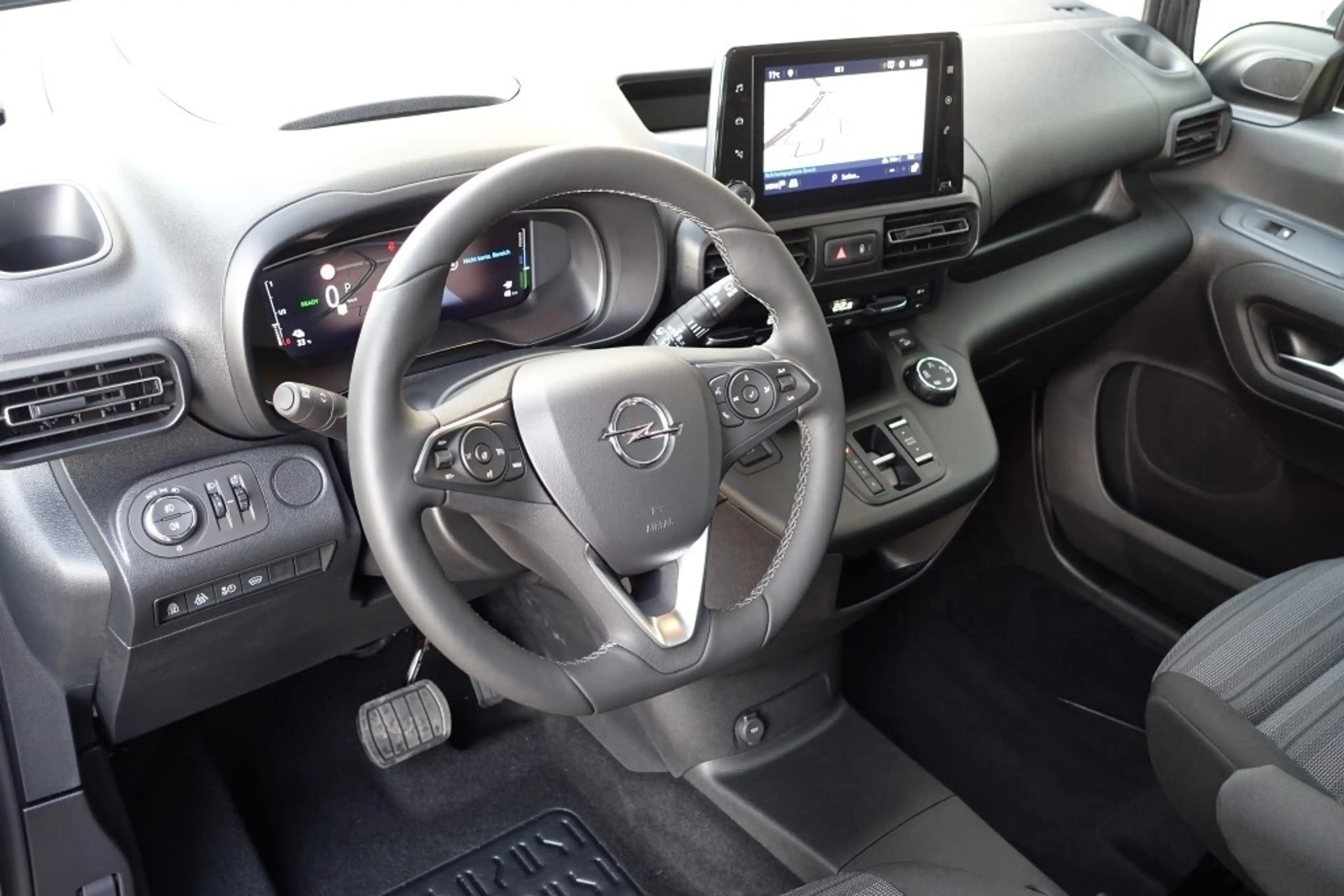 Opel Combo Life e-Combo Life L 50 kWh Elegance Plus — photo 9