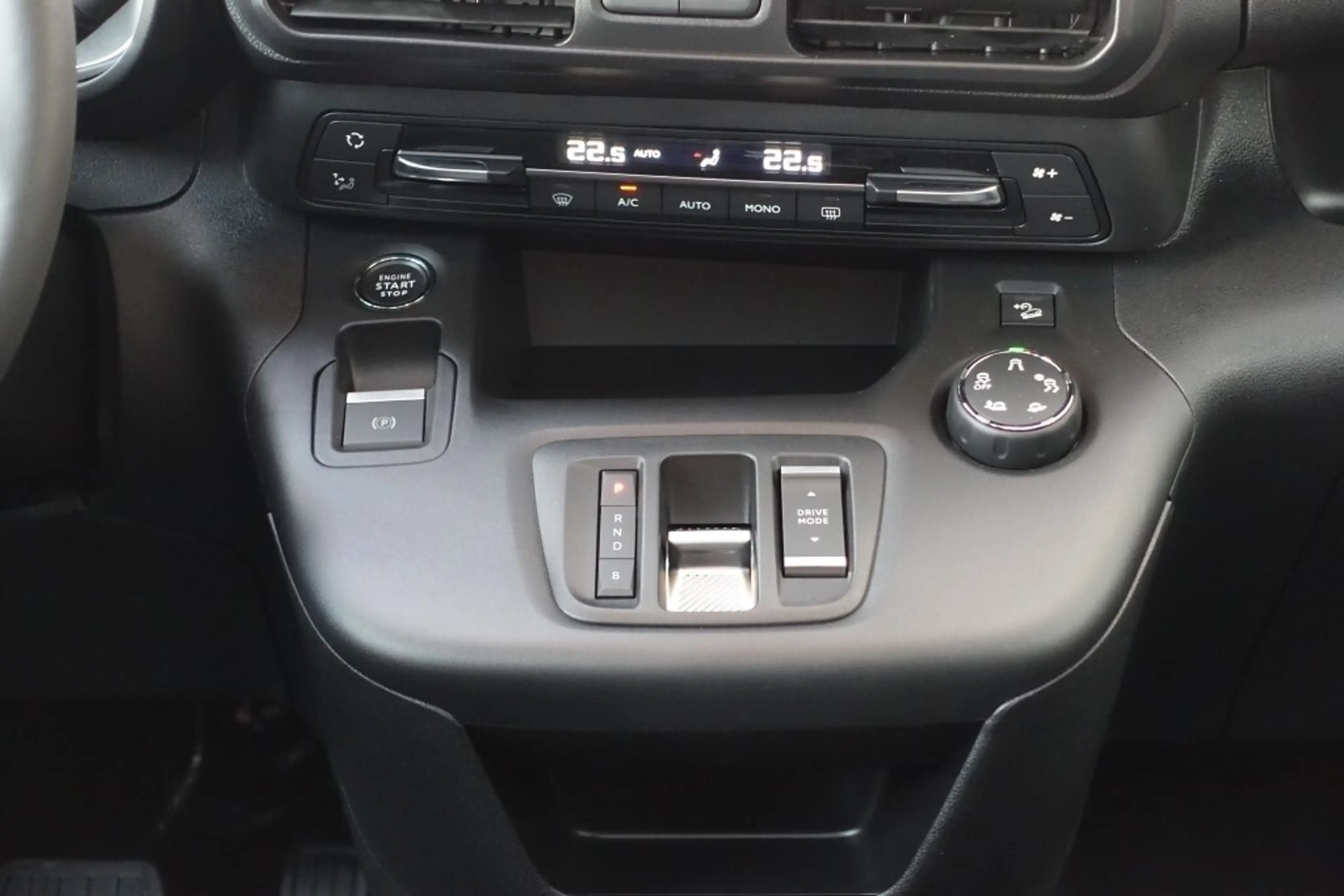 Opel Combo Life e-Combo Life L 50 kWh Elegance Plus — photo 3