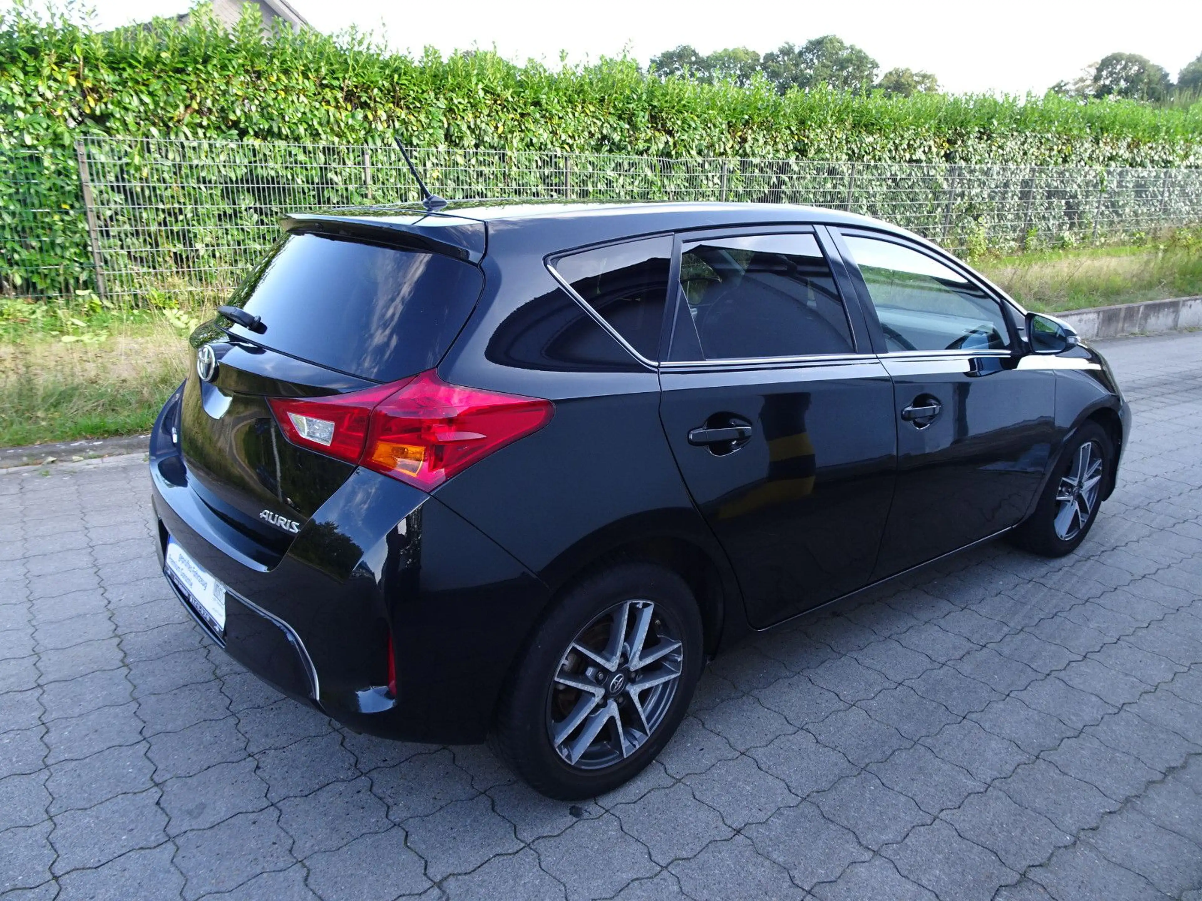 Toyota Auris 1,33-l-Dual-VVT-i / 1-Hand — photo 4
