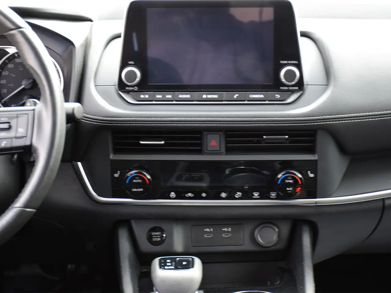 Nissan Rogue снимка Nissan Rogue
