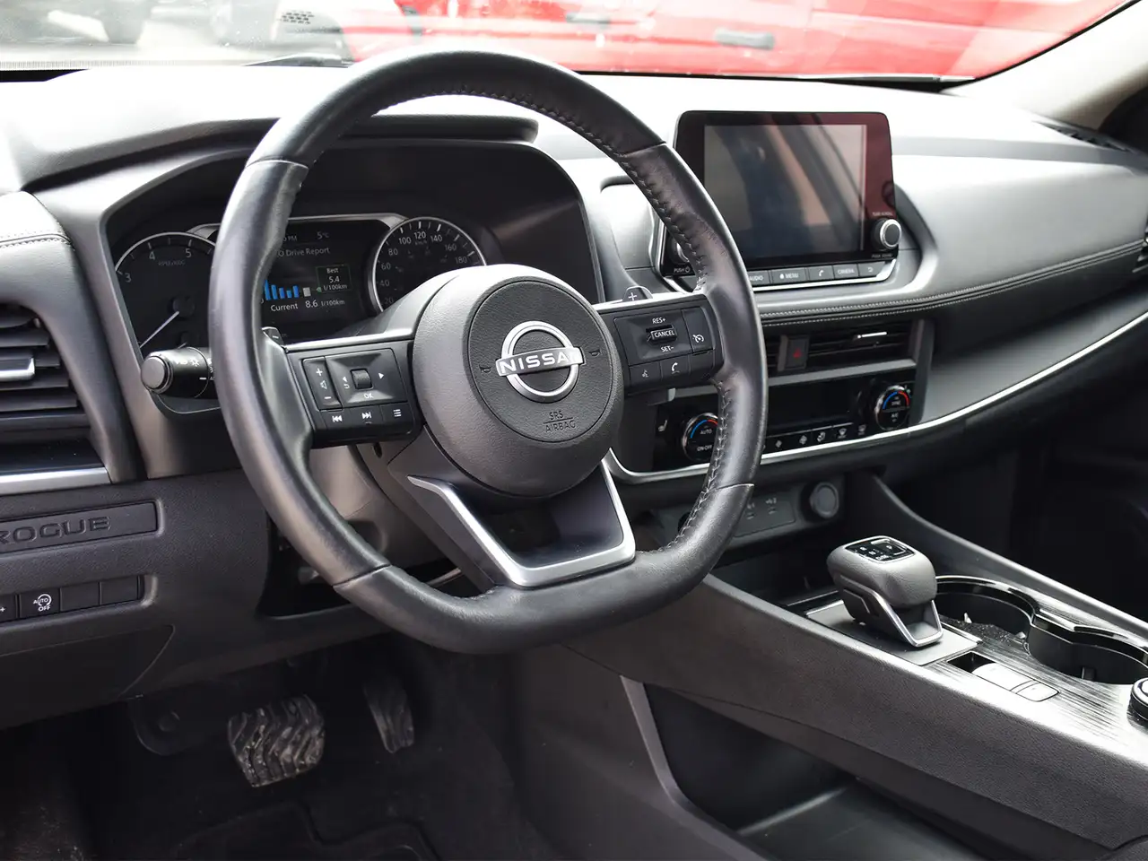 Nissan Rogue снимка Nissan Rogue