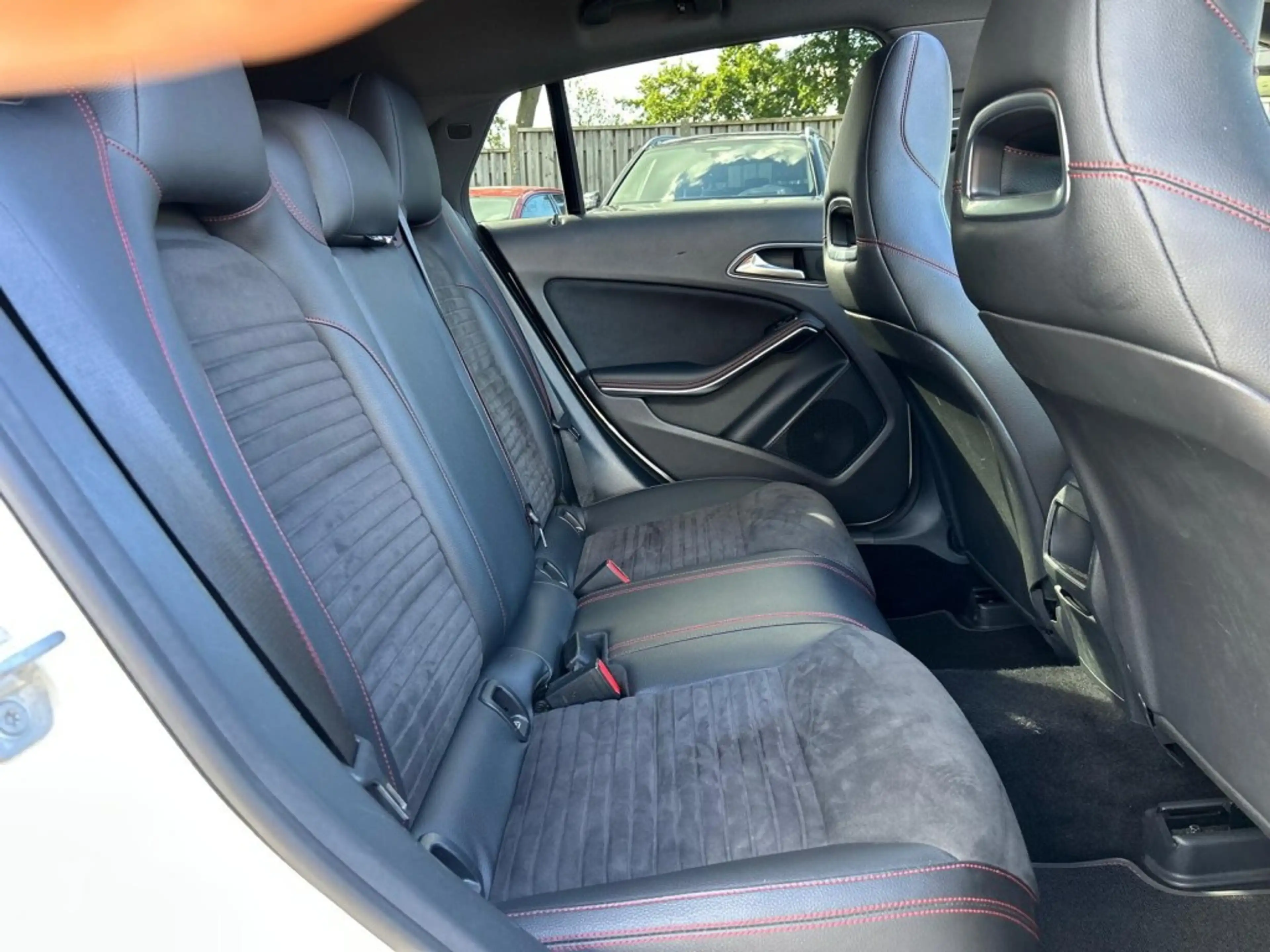 Mercedes-Benz CLA 180 180 Shooting Brake, AMG Pano, Cruise, Harman Kardo — photo 10