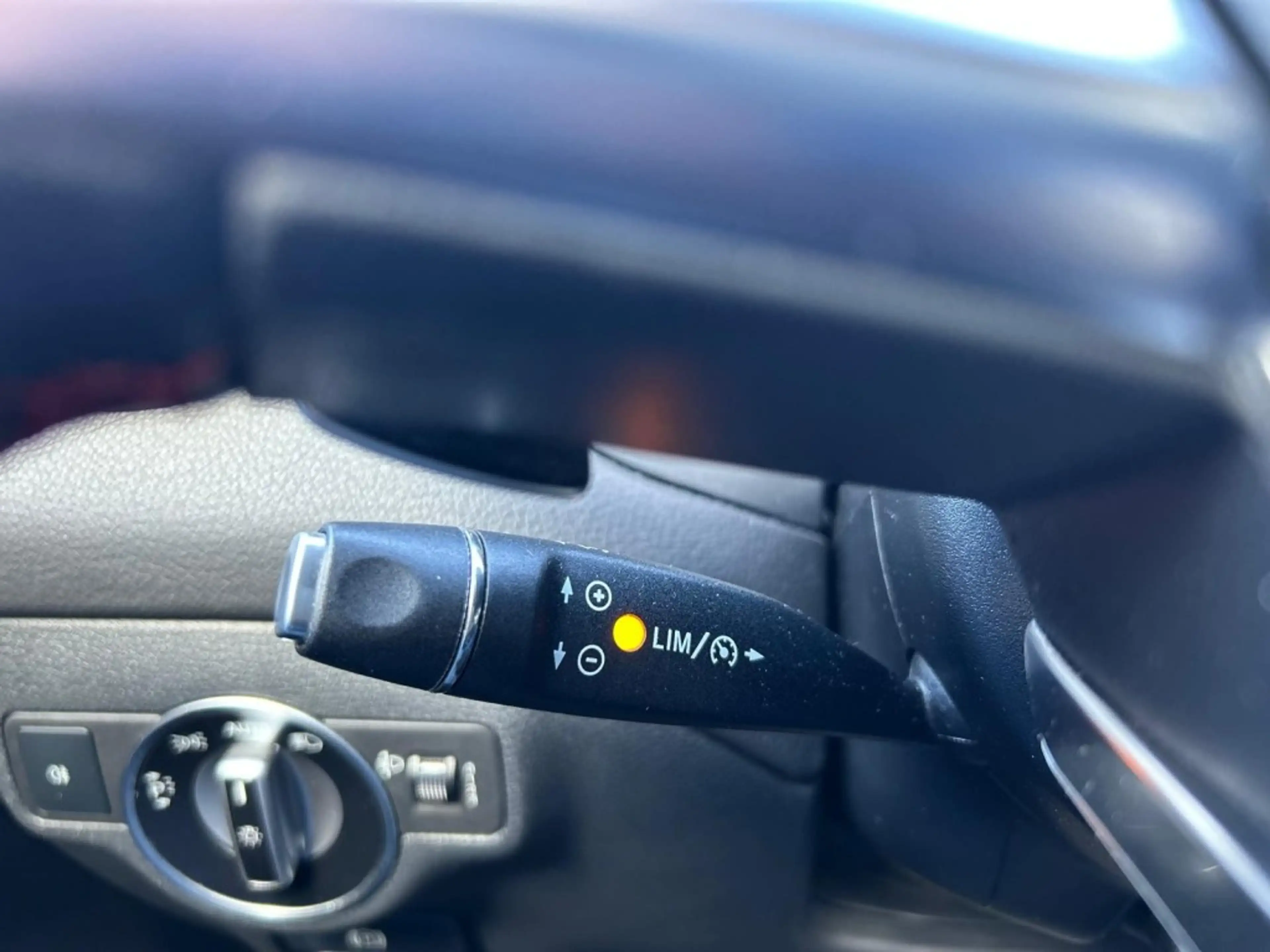 Mercedes-Benz CLA 180 180 Shooting Brake, AMG Pano, Cruise, Harman Kardo — photo 14