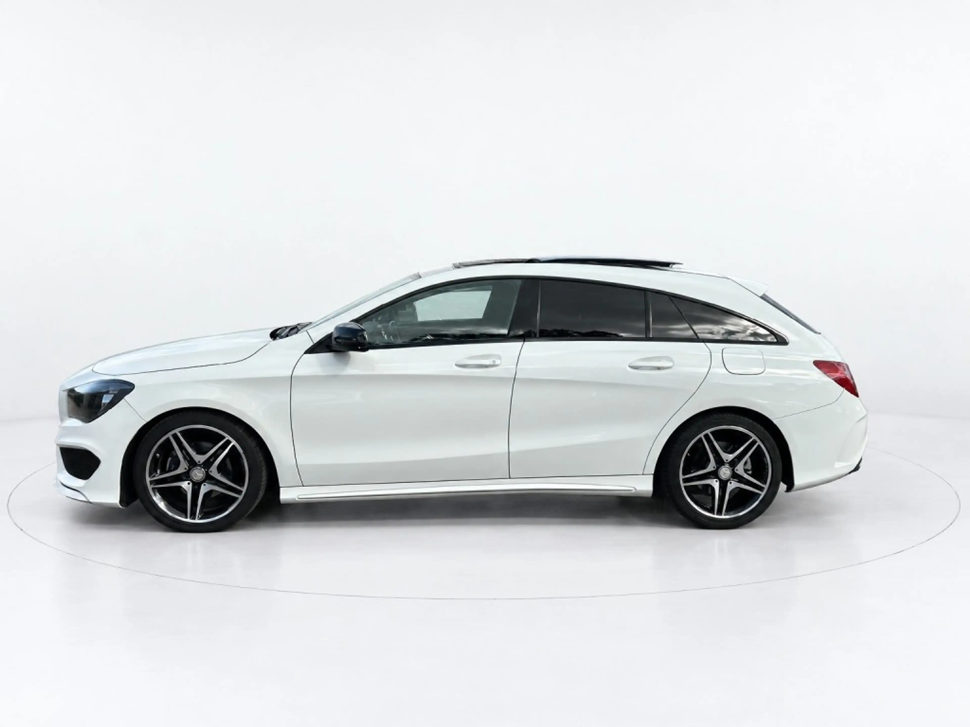 Mercedes-Benz CLA 180 180 Shooting Brake, AMG Pano, Cruise, Harman Kardo — photo 5