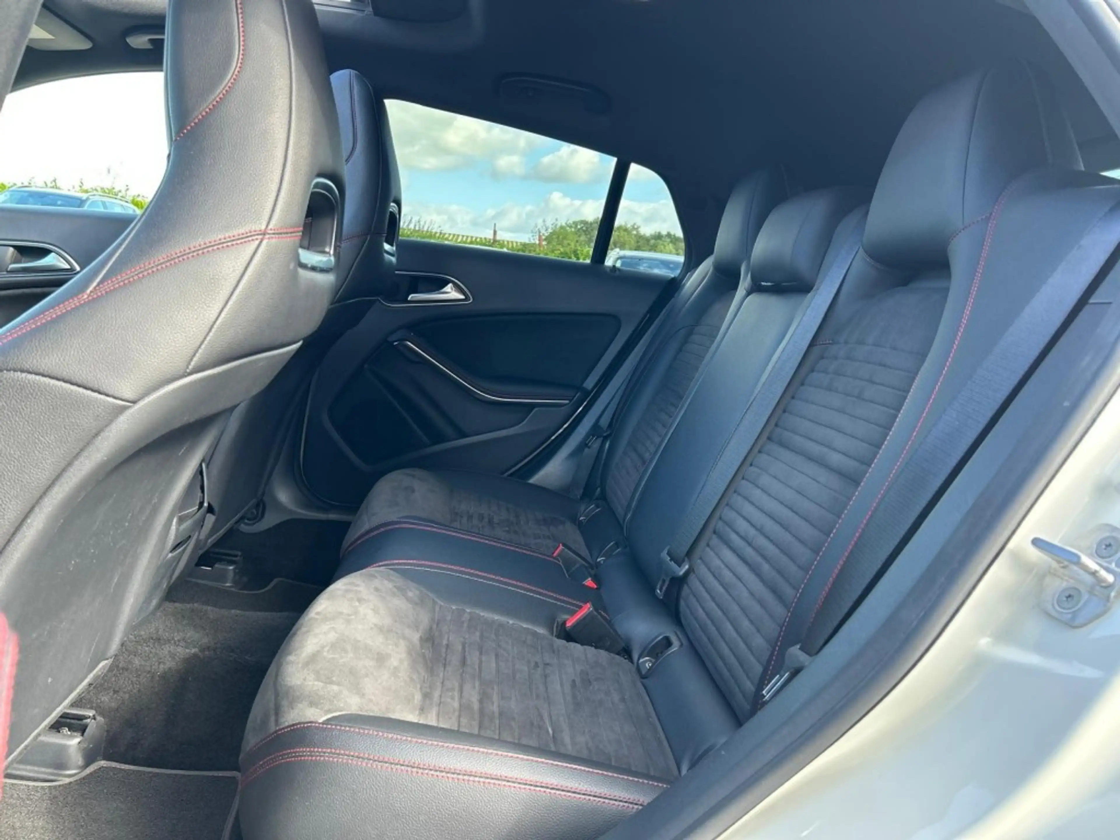 Mercedes-Benz CLA 180 180 Shooting Brake, AMG Pano, Cruise, Harman Kardo — photo 11