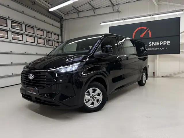 Ford Transit Custom L2 LIMITED MULTI-USE PHEV 5 ZIT/In stock!