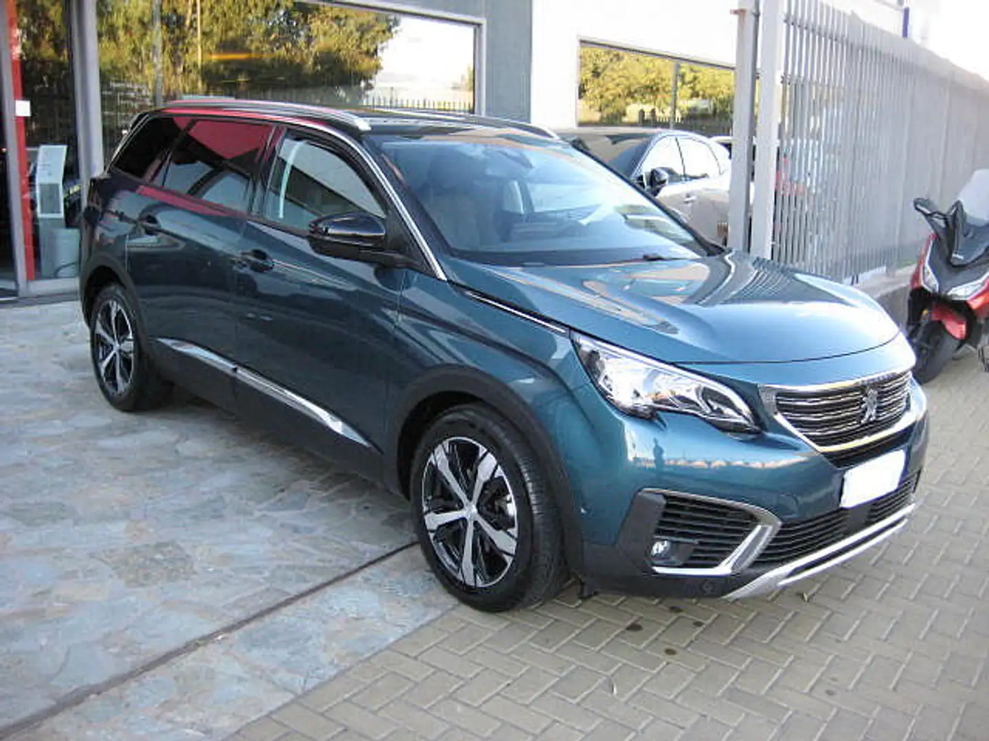Peugeot 5008 2ª serie BlueHDi 130 S&S EAT8 Business Verde - 2