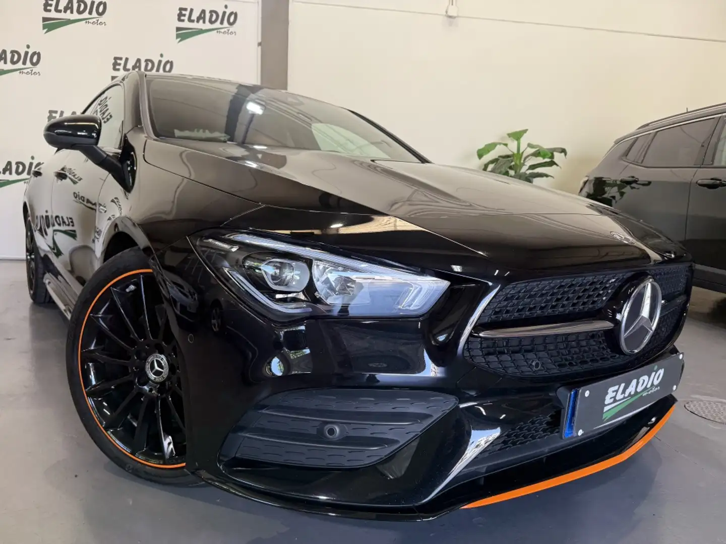 Mercedes-Benz CLA 220 220d Negro - 2