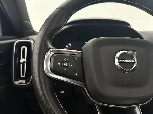 Volvo XC40 view 25
