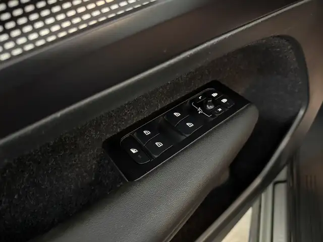 Volvo XC40 view 29