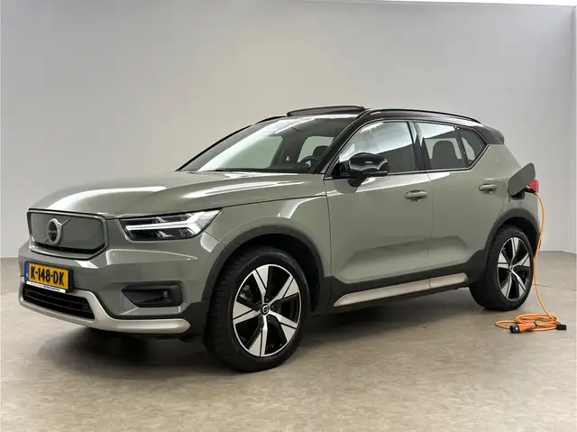 Volvo XC40 view 8
